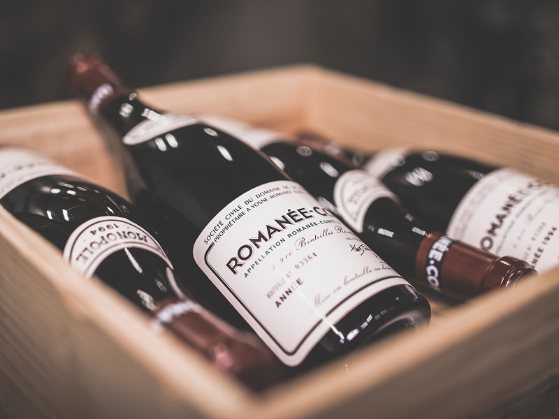 Original trälåda med utvalda viner från legendariska Romanée-Conti